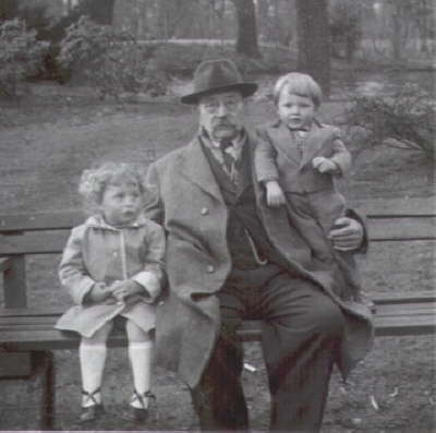 Sebastian Geielbacher mit Urenkeln